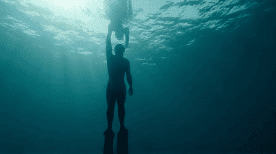 Experiencing Weightlessness: Freediving and the Art of Breath-Holding